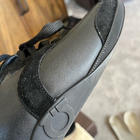 Women size 8 Gently worn dust bag included Salvatore Ferragamo Sneakers - Picture 3 of 6